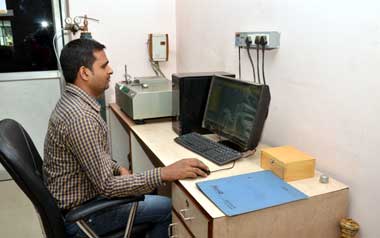 SPECTRO TESTING MACHINE